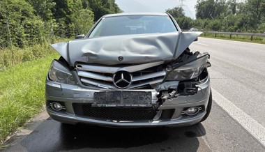 Zu spät auf Bremsmanöver reagiert – Auffahrunfall auf der Autobahn