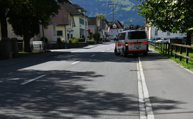 79-Jähriger mit E-Bike schwer gestürzt