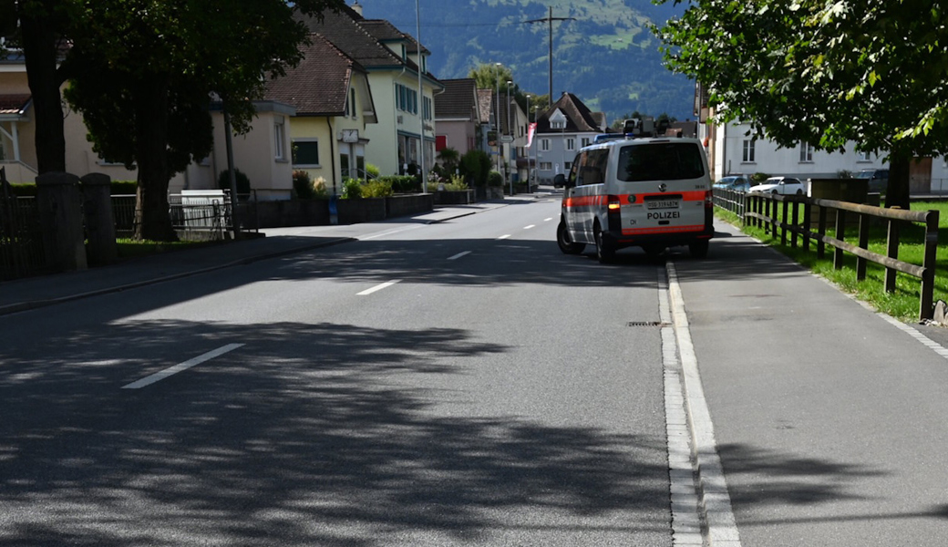 79-Jähriger mit E-Bike schwer gestürzt