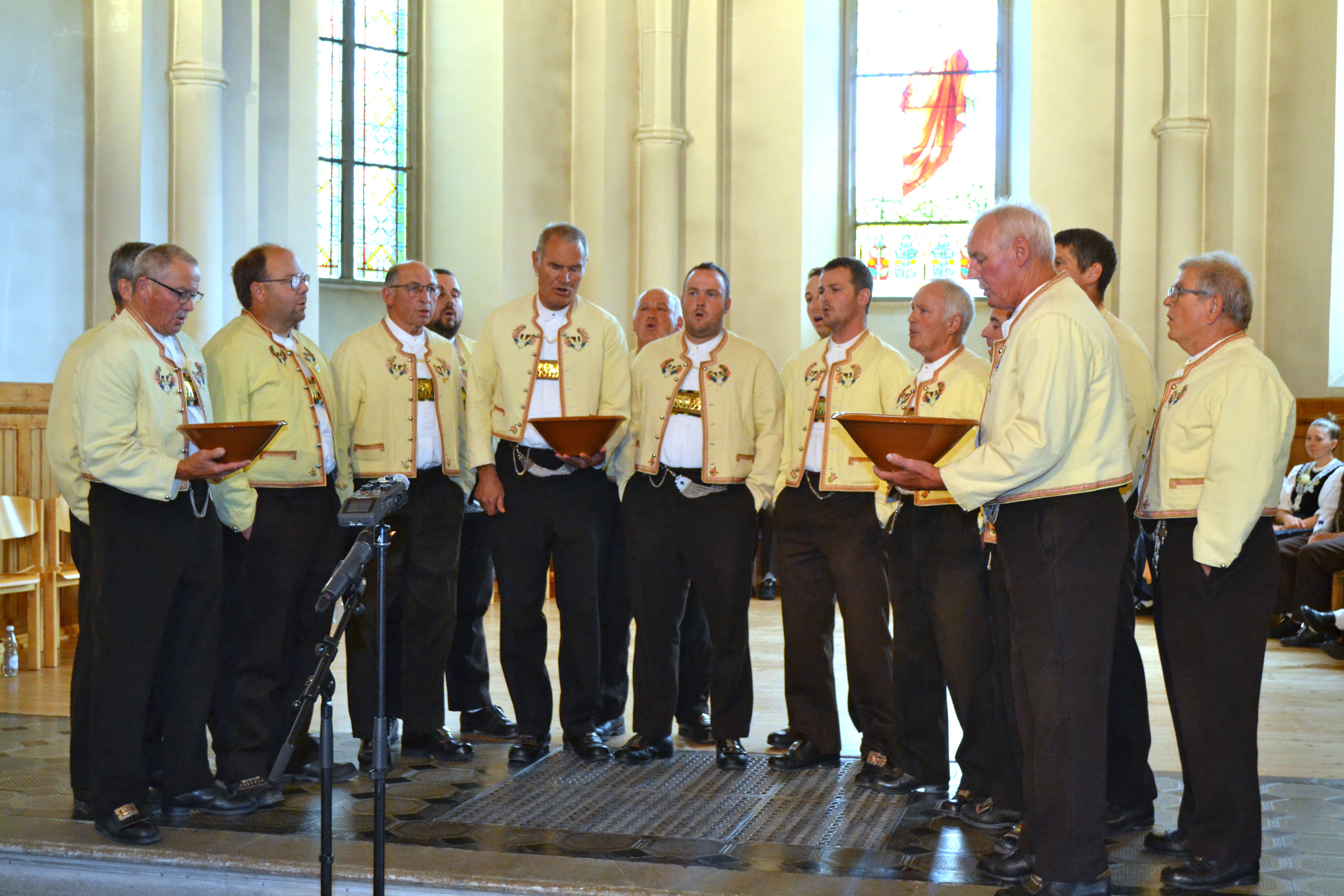 Balsam für die Seele: Jodlerklubs und Trio musizierten in voller Kirche