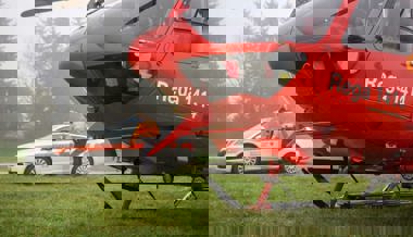 Stahlplatte auf Fuss gefallen: 17-Jähriger verletzt sich bei Arbeitsunfall schwer