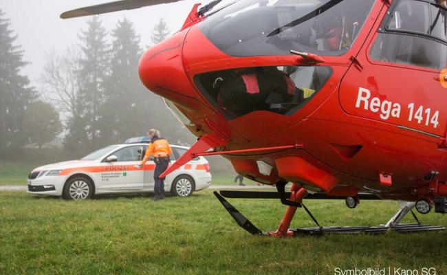 Stahlplatte auf Fuss gefallen: 17-Jähriger verletzt sich bei Arbeitsunfall schwer