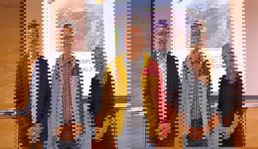  Sie informierten und beantworteten Fragen (von links): Gemeindepräsident Bertrand Hug, Paul Koch (Präsident der IG MZH) und Schulratspräsidentin Laila Roduner. 