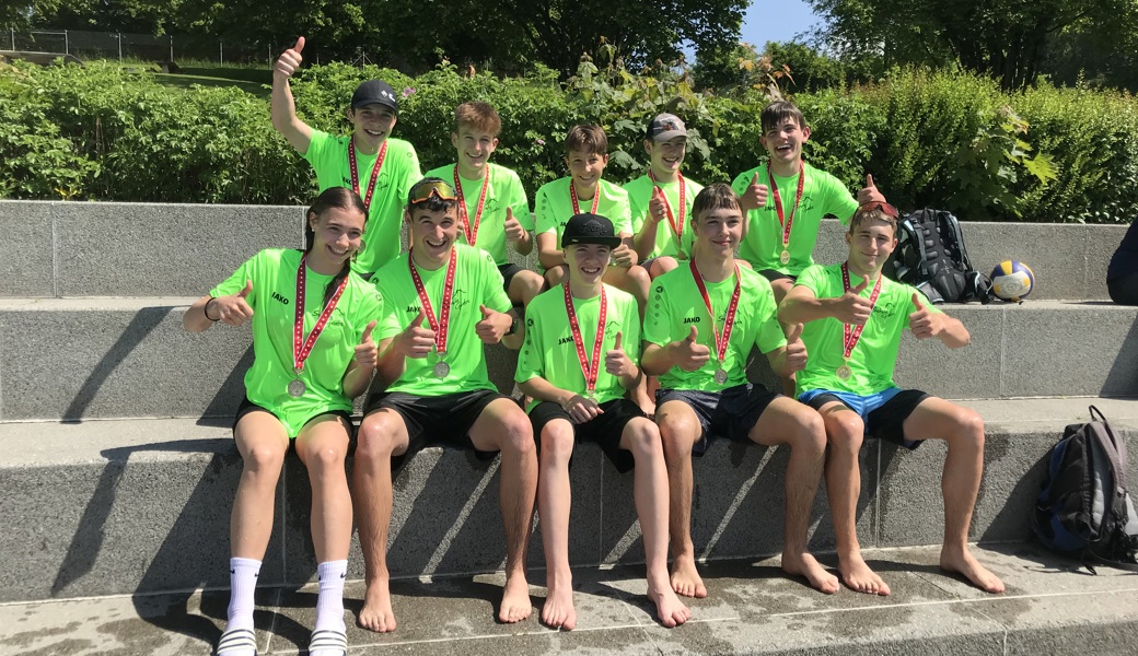 Grosse Freude bei der Oberstufe Grabs über die Plätze eins und drei am Schweizerischen Schulsporttag in der Disziplin «Polysportive Stafette».