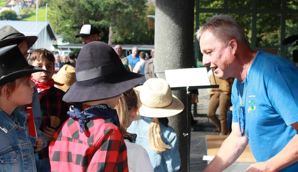 Verabschiedung von den Kindern: Peter Eggenberger geht in Pension.