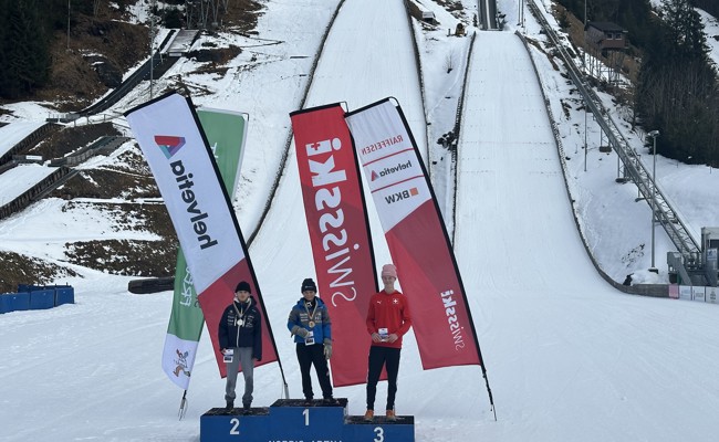 Ronny Dürr springt zweimal auf  Platz zwei