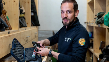 «Auch pinke Pistolen können schiessen»: Nicolas Jenny beschlagnahmt praktisch täglich Waffen