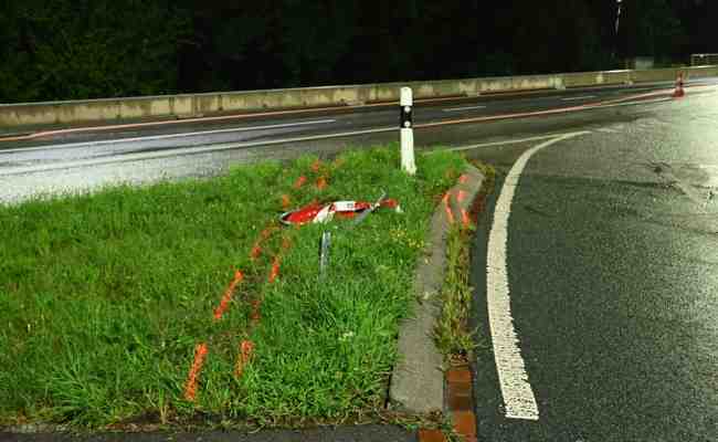 Alkoholisiert mit Tafel kollidiert und nach Hause gefahren