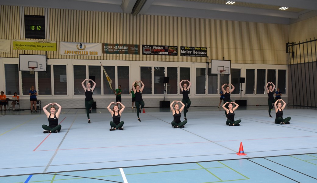 Die Turnerinnen aus Weite überzeugten mit ihrer Darbietung das Kampfgericht und erhielten in der Team Aerobic die Note 9,93.