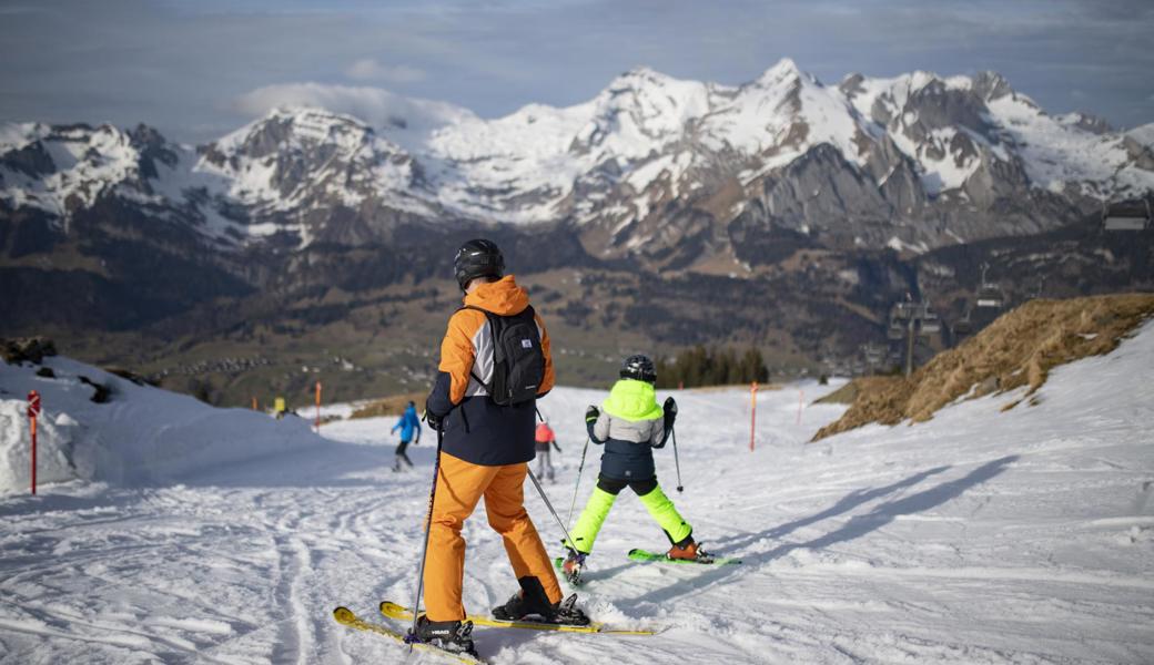 Das Skigebiet Wildhaus im Februar 2024. Weil das Osterwochenende dieses Jahr im März ist, sind die Bergbahnen noch in Betrieb.