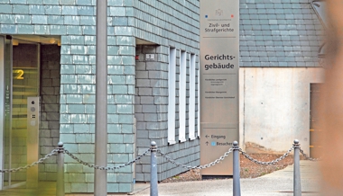 Mann verletzt seinen Mitbewohner mit Messer