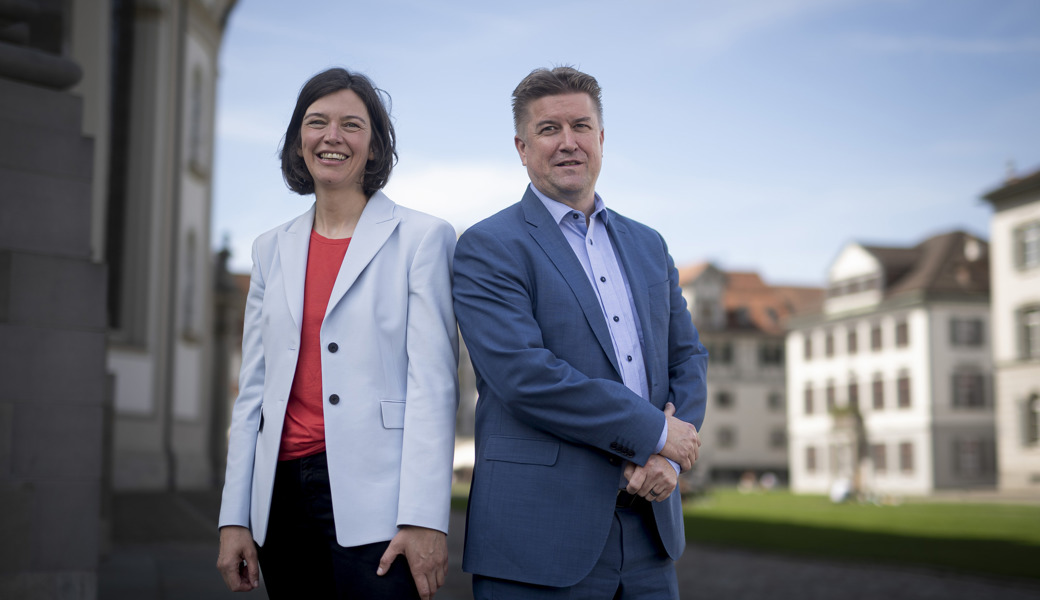 Bettina Surber (SP) und Christof Hartmann (SVP) machen die neue St. Galler Kantonsregierung komplett.