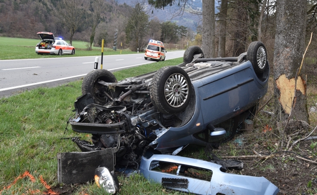 Auto auf Luzisteig überschlagen – Fahrer verletzt