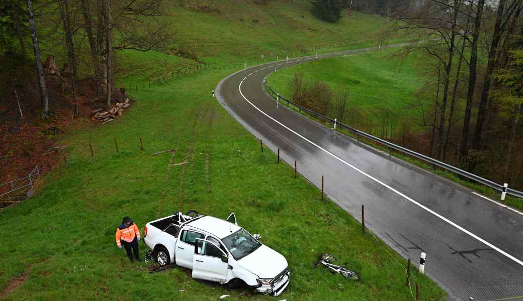 Mit einem gestohlenen Auto einen Selbstunfall verursacht