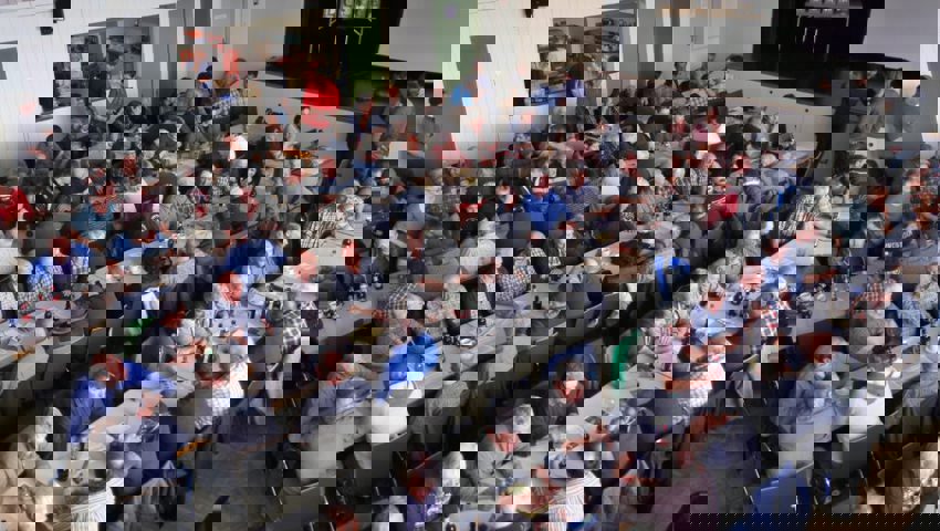  Dass über 200 Interessierte in Wangs aufgekreuzt sind, kommt nicht von ungefähr. Das zeigt die Bedeutung der Alpwirtschaft im Kanton St. Gallen auf, insbesondere im südlichsten Teil davon. 