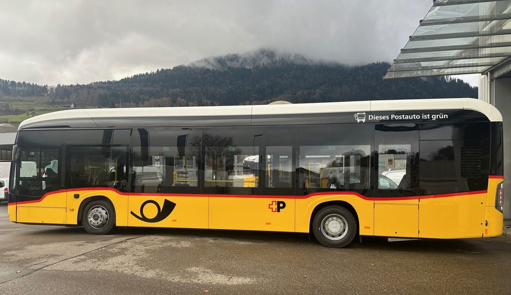 Eines der vier neuen E-Postautos, die künftig zwischen Wildhaus und Buchs fahren werden. 