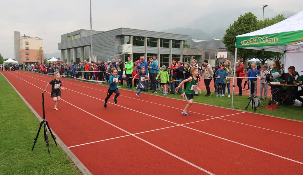  Beim «Flinggscht Werdaberger» ging es nochmals ans Eingemachte. Hier treten jeweils die schnellsten aus den vorhergehenden Sprints gegeneinander um den Titel an. Bilder: PD