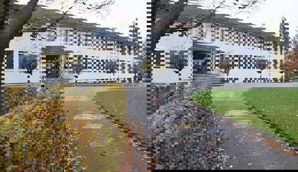 Der Stadtrat möchte mehr als 25 Millionen Franken in zwei Erweiterungsbauten investieren. Die SVP Buchs lehnt dies ab. 