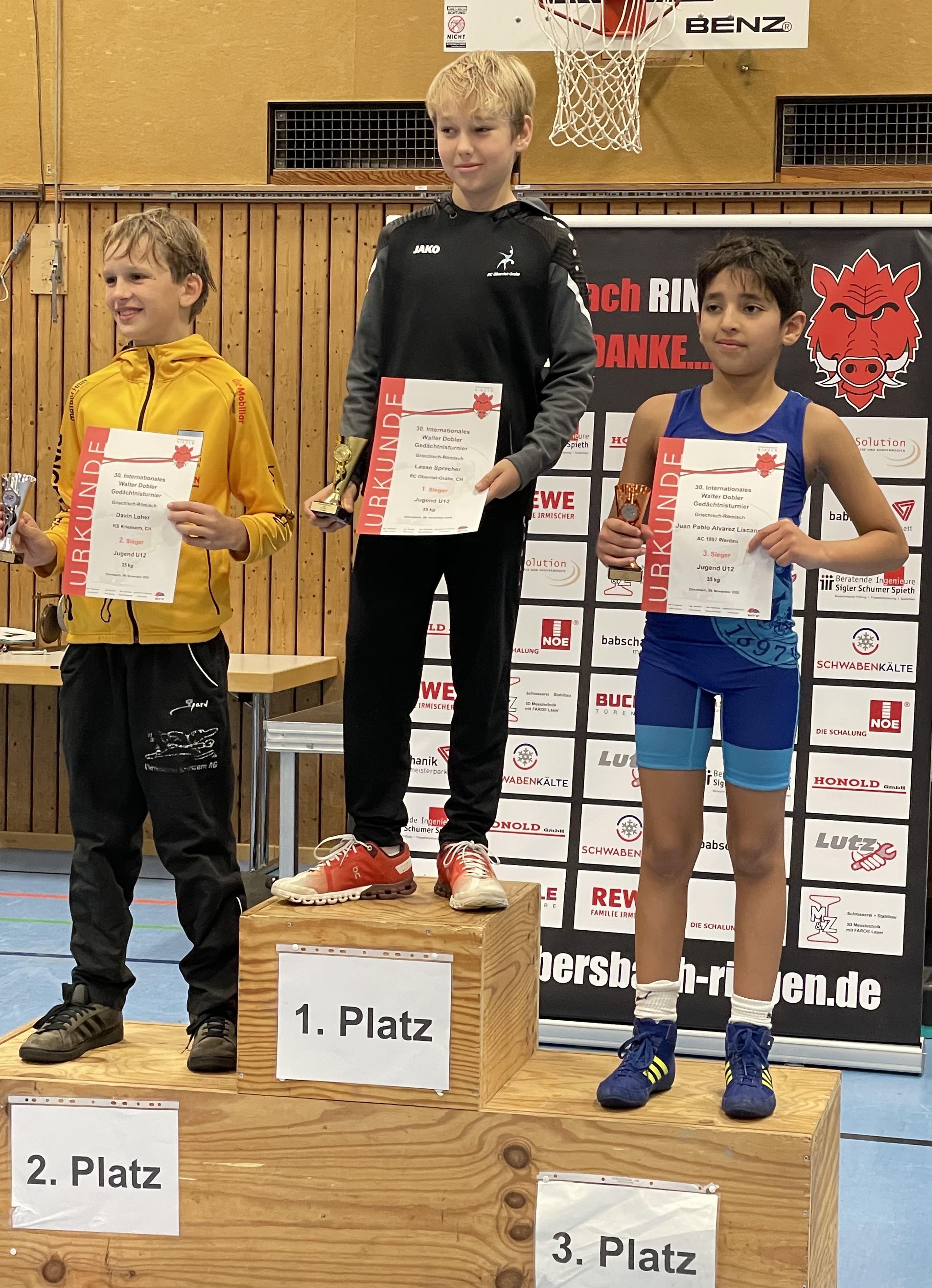 Lasse Sprecher gewinnt internationales Turnier