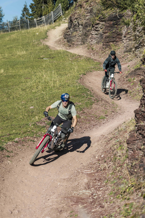 Talwärts auf dem Biker-Trail Red Rock.