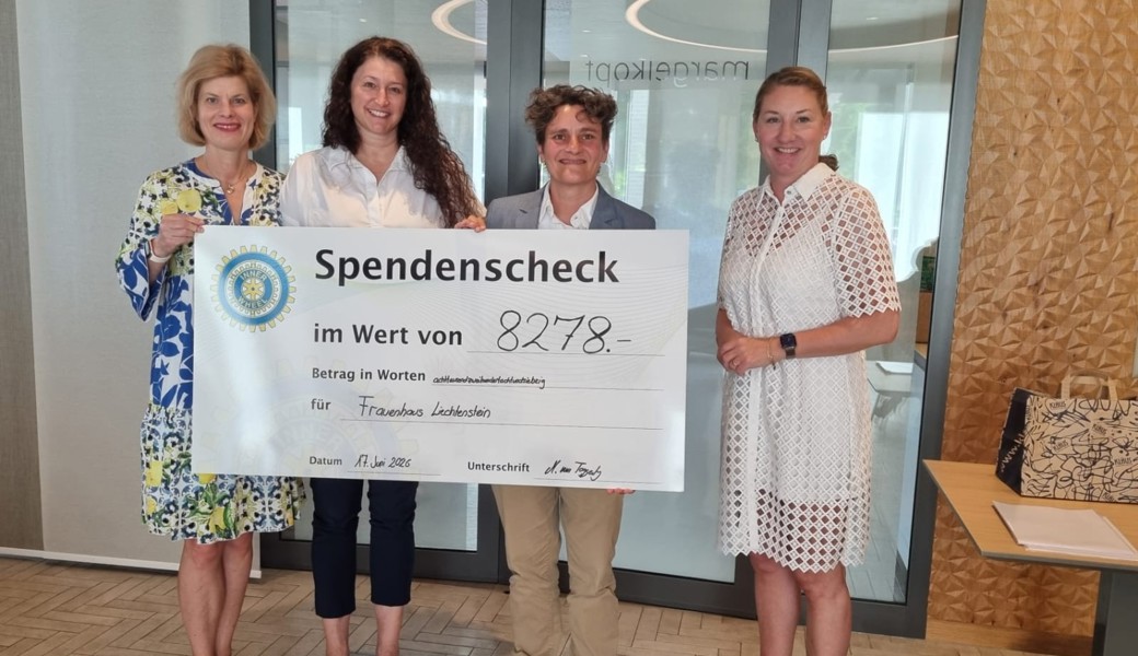 Von links: Ulrike Felkel, Clubkassierin, Michelle Weder-Meni, Clubsekretärin, Lukrecia Krank, Geschäftsführerin Frauenhaus Liechtenstein, Monica Von Toggenburg, Clubpräsidentin.