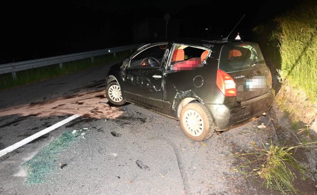 Fahrunfähiger Autolenker verursachte in Valens einen Selbstunfall