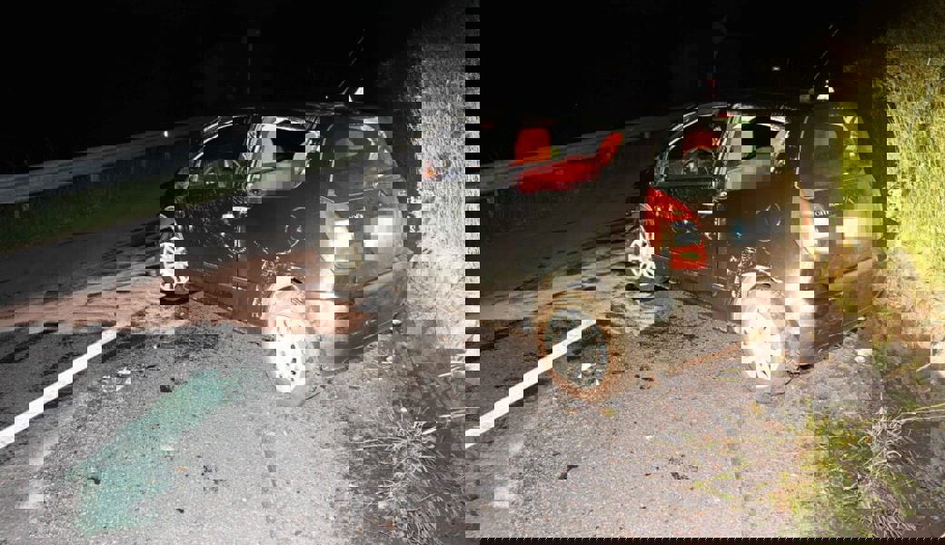  Der Fahrer des Wagens hatte Glück, er wurde beim spektakulären Unfall nicht verletzt. 