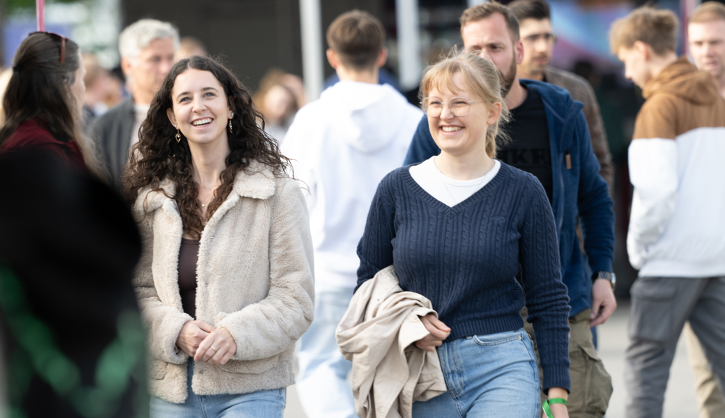 Strahlende Gesichter an der Rhema: Dieses Jahr profitierte insbesondere der Aussenbereich vom idealen Messewetter. 