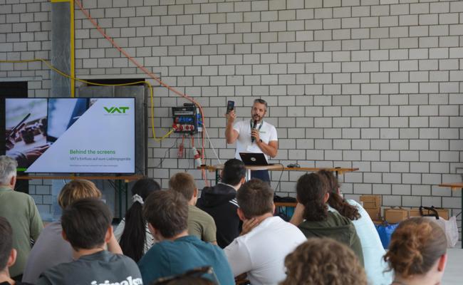 Die Jugend fördert Innovation: VAT lud Studenten zu sich ein