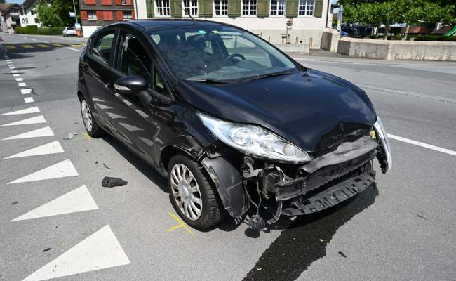 Autofahrerin verursacht fahrunfähig Unfall