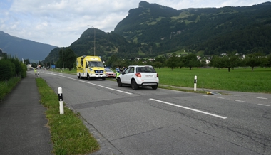 Hinter Bus die Strasse überquert: 15-Jährige von Auto angefahren