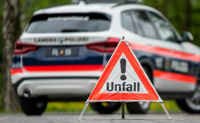Frisierter Elektro-Stehroller: Mann bei Unfall schwer verletzt