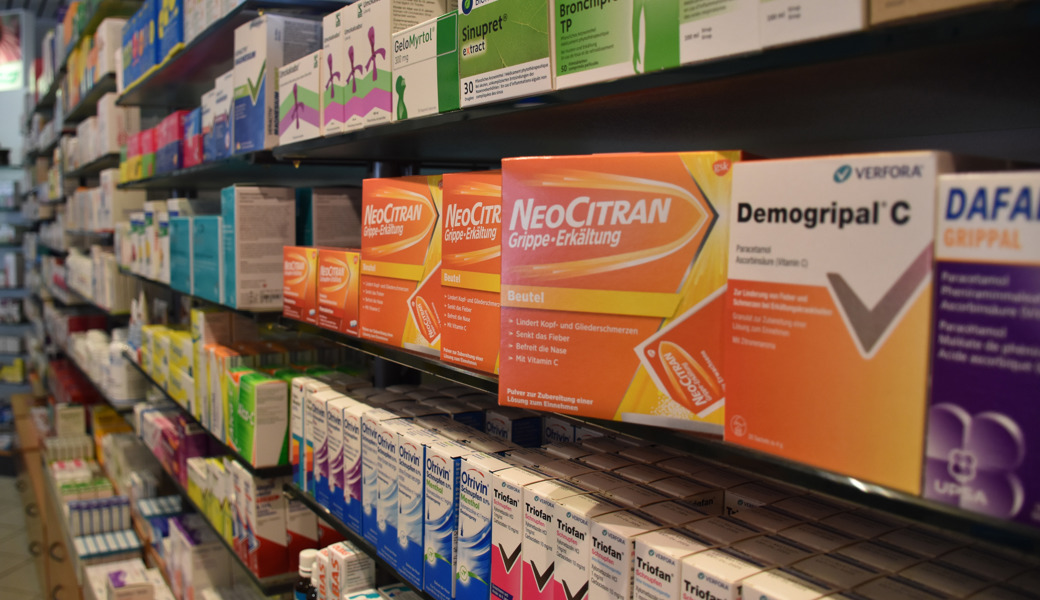 Früher nur in Apotheken, seit 2019 auch in Drogerien erhältlich: das Grippemittel Neocitran.
