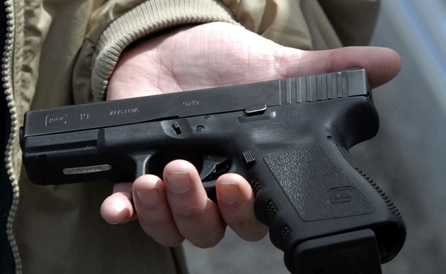 Frau schoss ihrem Partner in den Kopf: weitere vier Jahre Haft