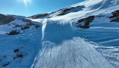 35-jähriger Skifahrer nach Sturz auf roter Piste verstorben