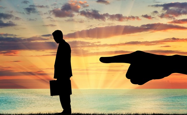 Verhandlung ohne Ehepaar: Verleumder leben nun im Ausland