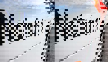 Zur Kontrolle ins Spital: Kind rennt auf Parkdeck eines Einkaufszentrums in ein Auto