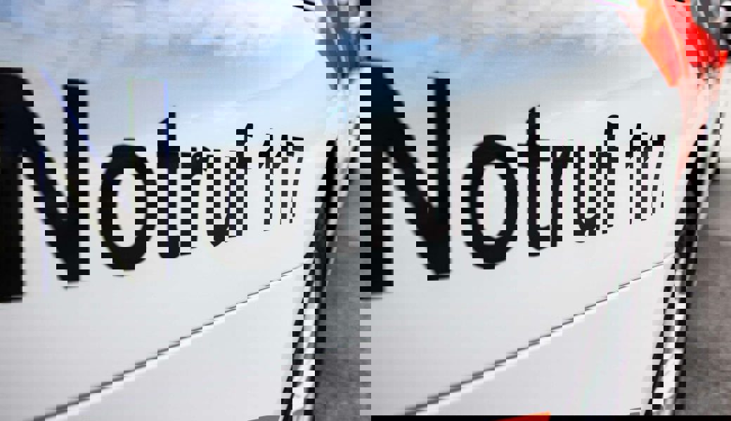  Der Unfall ereignete sich auf dem Parkdeck eines Einkaufszentrums. 