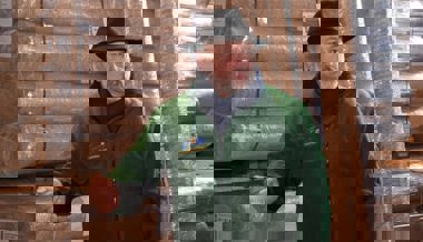 Die «Lindner Suisse» Manufaktur ist noch die einzige Holzwollefabrik der Schweiz