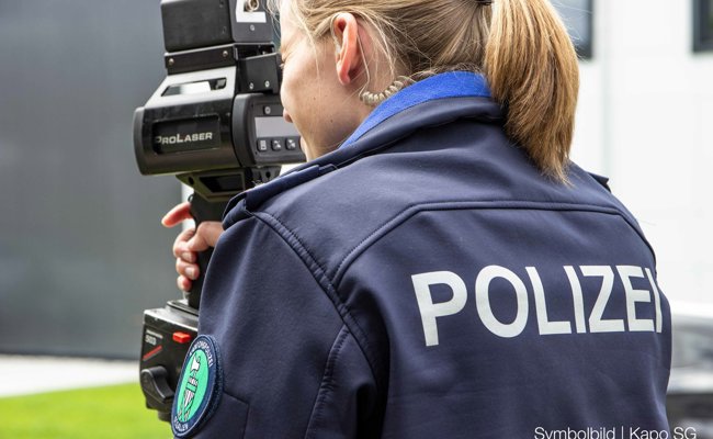 Mit 135 km/h in der 80er-Zone unterwegs: Ausweis von der Kantonspolizei entzogen
