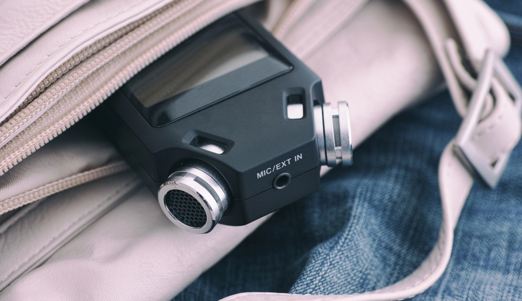 Die Mutter versteckte ein Aufnahmegerät im Rucksack ihrer Tochter.