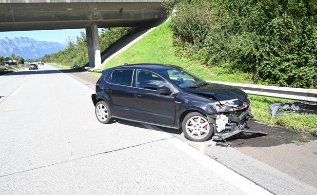 Auffahrkollision auf der A13: Zwei Frauen verletzt
