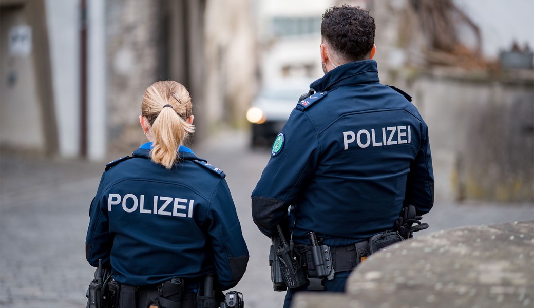 Bei einem Schulhaus-Einbruch in Sargans hat die Täterschaft Bargeld entwendet und zugleich hohen Sachschaden verursacht.