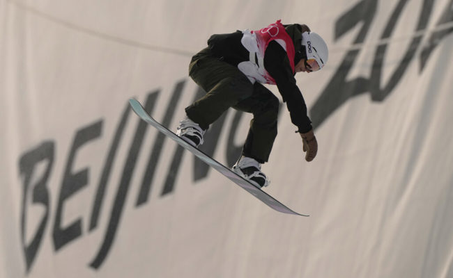 Halfpipe-Snowboarder Jan Scherrer schafft an Olympia die Final-Qualifikation