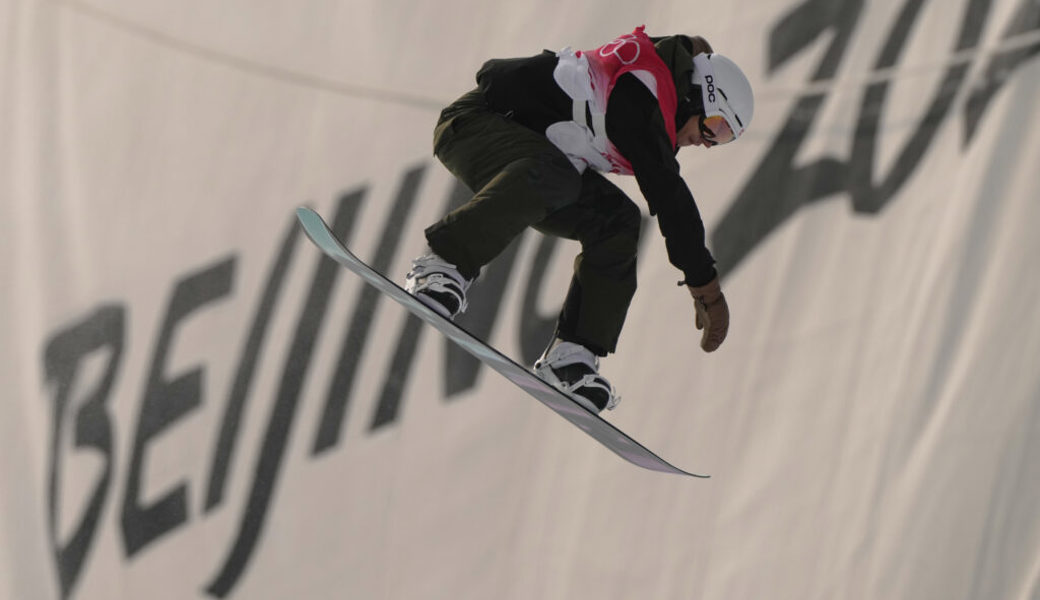 Jan Scherrer schafft den Olympia-Finaleinzug in der Disziplin Snowboard Halfpipe souverän. 