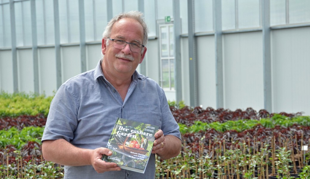 Markus Kobelt und eine langjährige Freundin haben ihr Wissen in einem Gartenbuch gebündelt. Sie widmen sich unter anderem Zukunftsfragen.