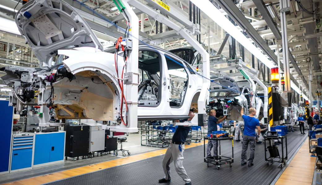 Die Krise der deutschen Autobauer führt in der Ostschweiz zu Entlassungen. 