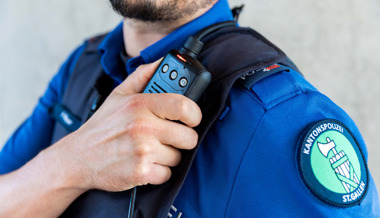Einbrecher stehlen Grill,  E-Scooter und Bargeld