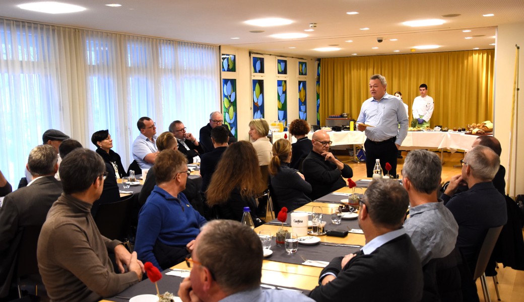 Kilian Looser, Präsident von Region Toggenburg, begrüsste die Gäste im Seniorenzentrum Solino in Bütschwil.