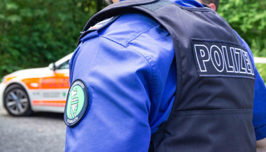 Drei Diebe flüchten per Velo und zu Fuss – Polizei schnappt zwei davon